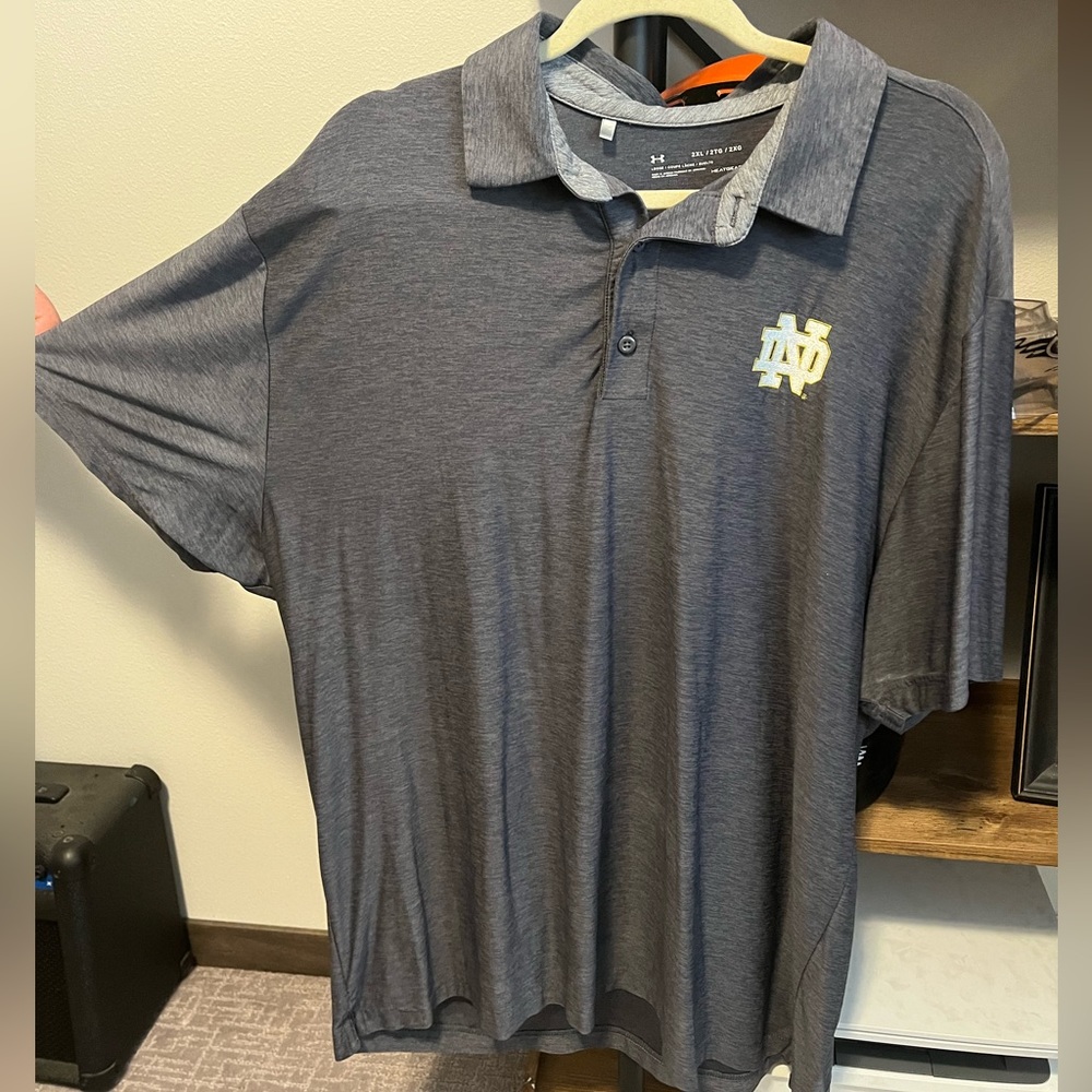 Mens Notre Dame Under Armour Polo